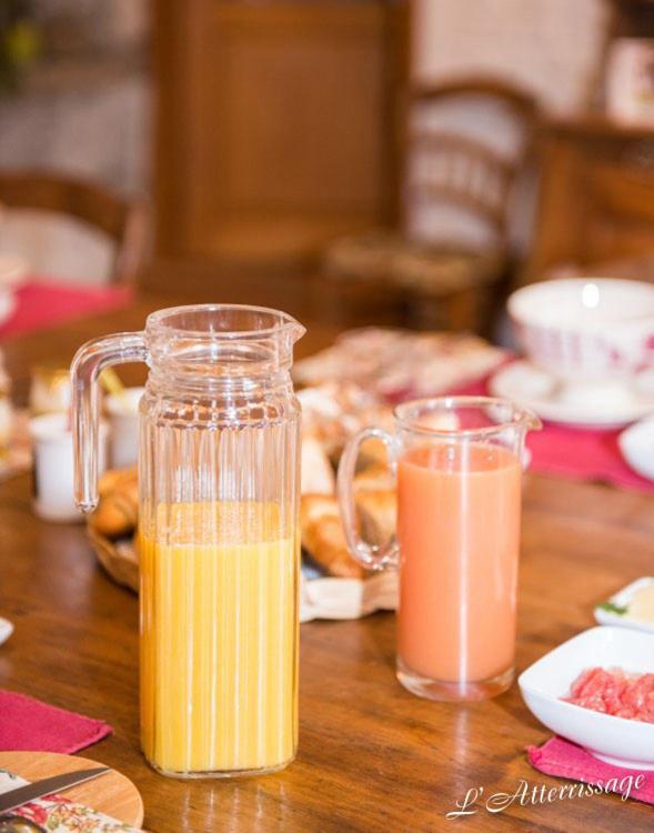 Bed and Breakfast L'Atterrissage Santes Exterior foto